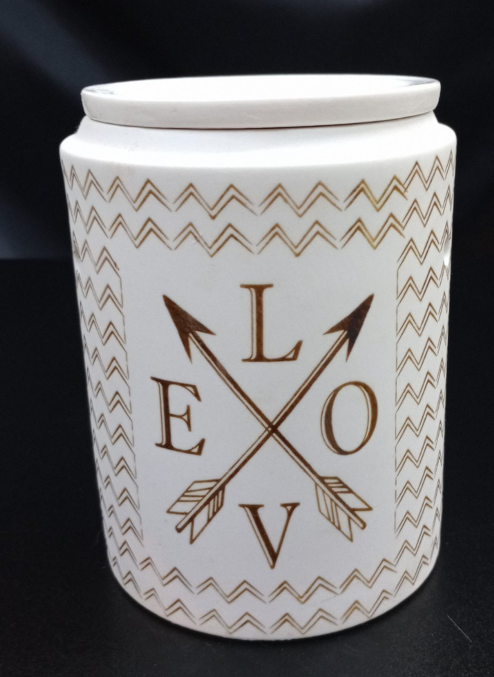 Scentsy LOVE SWEPT Full Size Wax Warmer White Gold Arrows